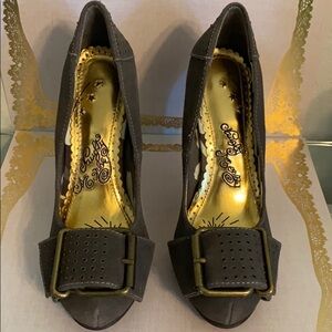 Naughty Monkey high heels size 6